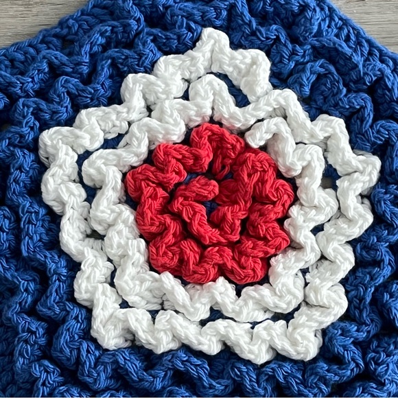New Crochet Patriotic Star & Square Ruffle Doilies (Set of 2) - Picture 9 of 14